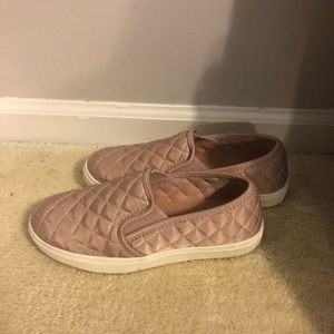 Steve Madden slip ons